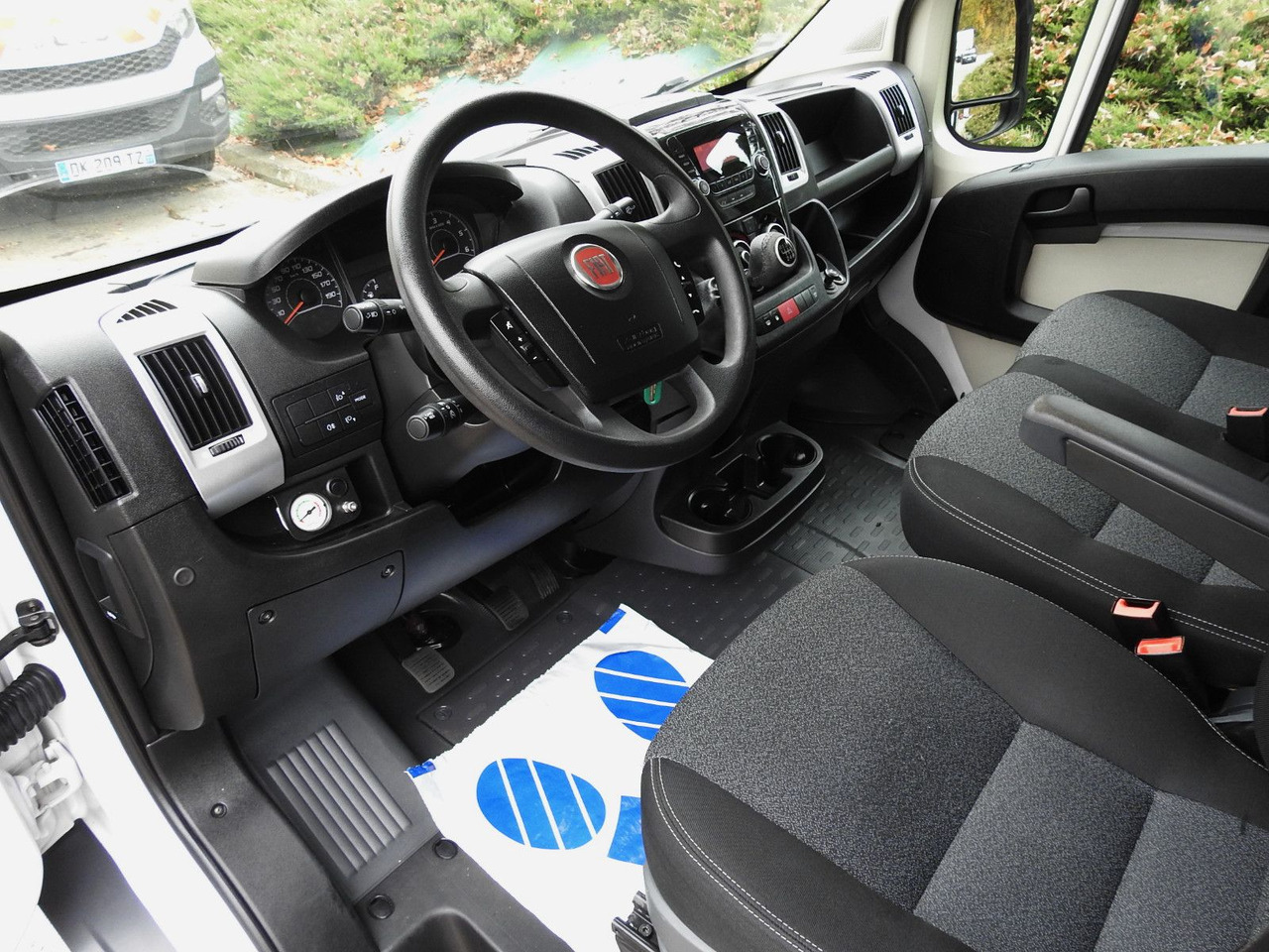 Fiat DUCATO PRITSCHE PLANE AUFZUG 8 PALETTEN WEBASTO - Тентованный фургон: фото 2 Fiat DUCATO PRITSCHE PLANE AUFZUG 8 PALETTEN WEBASTO - Тентованный фургон: фото 2