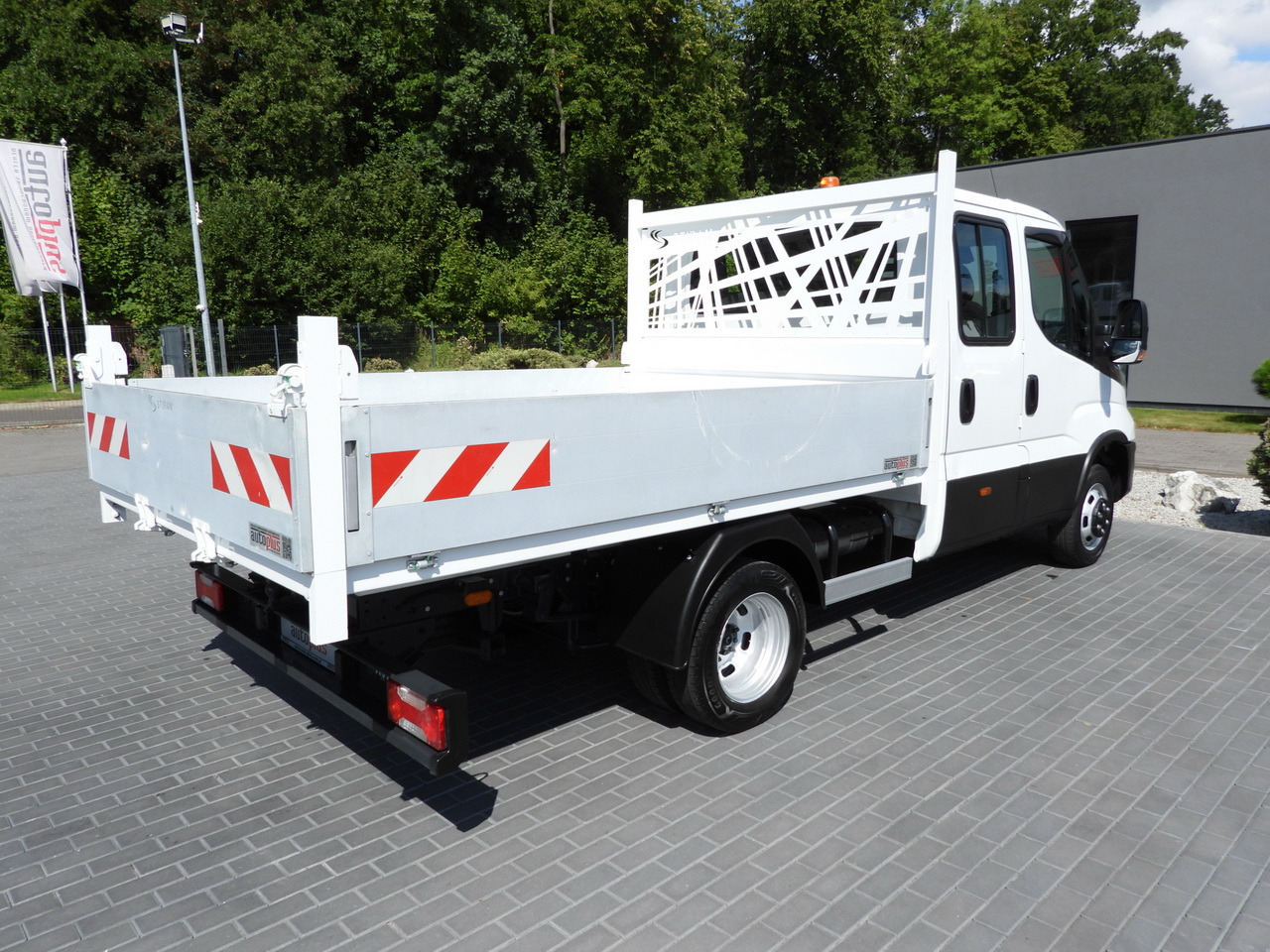 IVECO DAILY 35C16 TIPPER DOUBLE CABIN DOKA 6 SEATS CRUISE CONTROL NAVIGATION TWIN WHEELS AIR CONDITIONING  160HP в лизинг IVECO DAILY 35C16 TIPPER DOUBLE CABIN DOKA 6 SEATS CRUISE CONTROL NAVIGATION TWIN WHEELS AIR CONDITIONING  160HP: фото 13