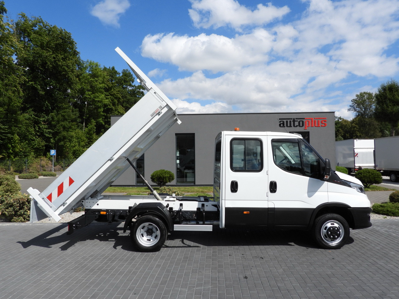 IVECO DAILY 35C16 TIPPER DOUBLE CABIN DOKA 6 SEATS CRUISE CONTROL NAVIGATION TWIN WHEELS AIR CONDITIONING  160HP в лизинг IVECO DAILY 35C16 TIPPER DOUBLE CABIN DOKA 6 SEATS CRUISE CONTROL NAVIGATION TWIN WHEELS AIR CONDITIONING  160HP: фото 7