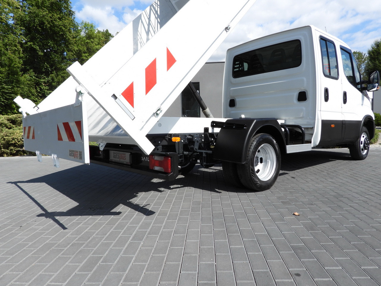 IVECO DAILY 35C16 TIPPER DOUBLE CABIN DOKA 6 SEATS CRUISE CONTROL NAVIGATION TWIN WHEELS AIR CONDITIONING  160HP в лизинг IVECO DAILY 35C16 TIPPER DOUBLE CABIN DOKA 6 SEATS CRUISE CONTROL NAVIGATION TWIN WHEELS AIR CONDITIONING  160HP: фото 17