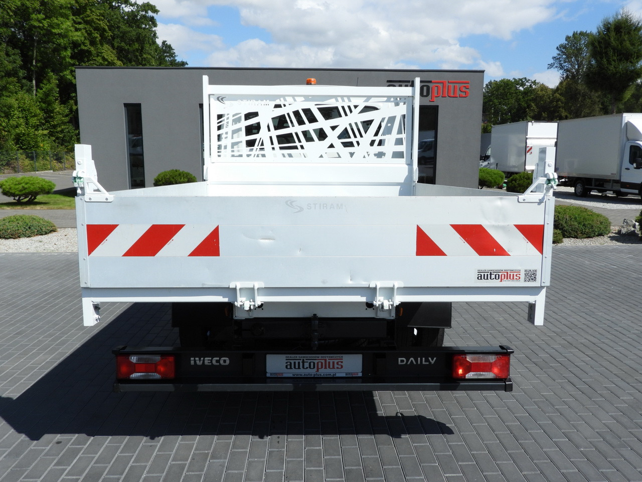 IVECO DAILY 35C16 TIPPER DOUBLE CABIN DOKA 6 SEATS CRUISE CONTROL NAVIGATION TWIN WHEELS AIR CONDITIONING  160HP в лизинг IVECO DAILY 35C16 TIPPER DOUBLE CABIN DOKA 6 SEATS CRUISE CONTROL NAVIGATION TWIN WHEELS AIR CONDITIONING  160HP: фото 10