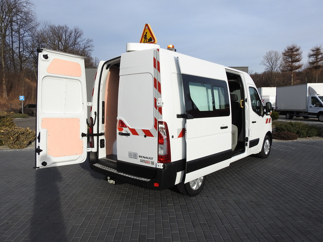 RENAULT MASTER BOX DELIVERY VAN 7 SEATS CRUISE CONTROL AIR CONDITIONING LED LIGHTS 135HP - Фургон: фото 3 RENAULT MASTER BOX DELIVERY VAN 7 SEATS CRUISE CONTROL AIR CONDITIONING LED LIGHTS 135HP - Фургон: фото 3