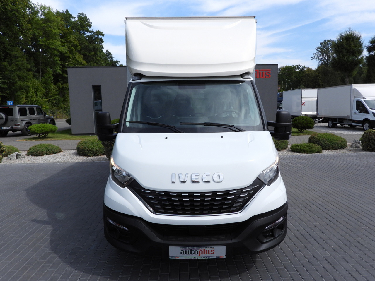 IVECO DAILY 35C16 BOX LIFT 8 PALLETS CRUISE CONTROL AUTOMATIC TRANSMISSION HI-MATIC TWIN WHEELS AIR CONDITIONING  160HP - Фургон с закрытым кузовом: фото 5 IVECO DAILY 35C16 BOX LIFT 8 PALLETS CRUISE CONTROL AUTOMATIC TRANSMISSION HI-MATIC TWIN WHEELS AIR CONDITIONING  160HP - Фургон с закрытым кузовом: фото 5