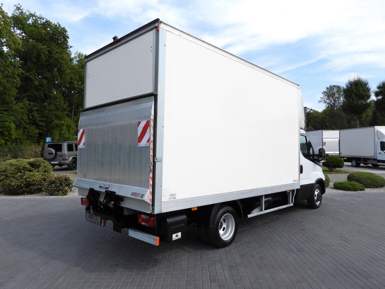 IVECO DAILY 35C16 BOX LIFT 8 PALLETS CRUISE CONTROL AUTOMATIC TRANSMISSION HI-MATIC TWIN WHEELS AIR CONDITIONING  160HP - Фургон с закрытым кузовом: фото 3 IVECO DAILY 35C16 BOX LIFT 8 PALLETS CRUISE CONTROL AUTOMATIC TRANSMISSION HI-MATIC TWIN WHEELS AIR CONDITIONING  160HP - Фургон с закрытым кузовом: фото 3