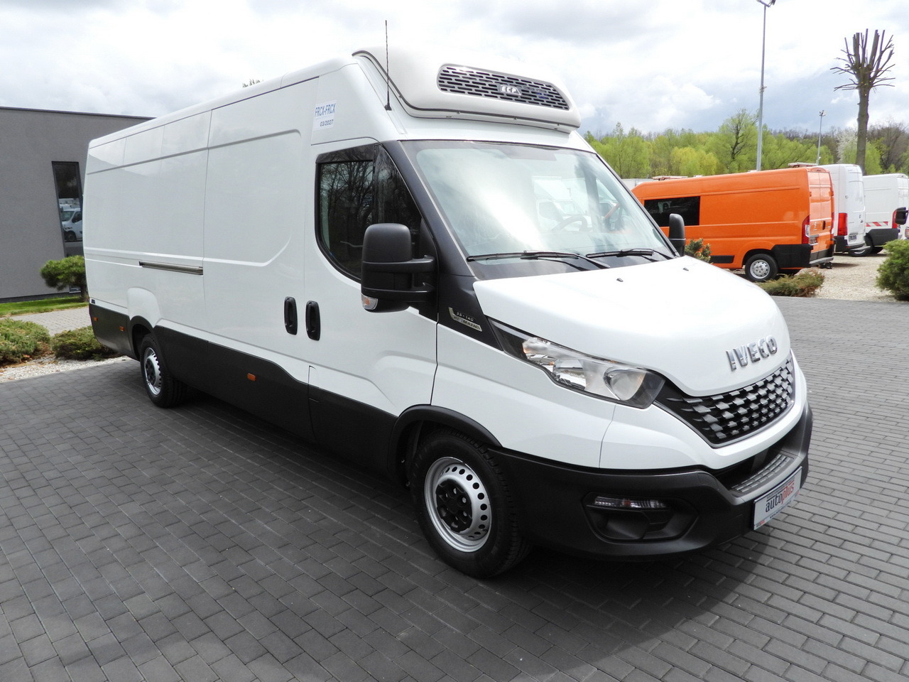 IVECO DAILY 35S14 REFRIGERATOR VAN 0*C POWER SUPPLY 230V CRUISE CONTROL AUTOMATIC TRANSMISSION HI-MATIC AIR CONDITIONING 140HP - Фургон-рефрижератор: фото 4 IVECO DAILY 35S14 REFRIGERATOR VAN 0*C POWER SUPPLY 230V CRUISE CONTROL AUTOMATIC TRANSMISSION HI-MATIC AIR CONDITIONING 140HP - Фургон-рефрижератор: фото 4