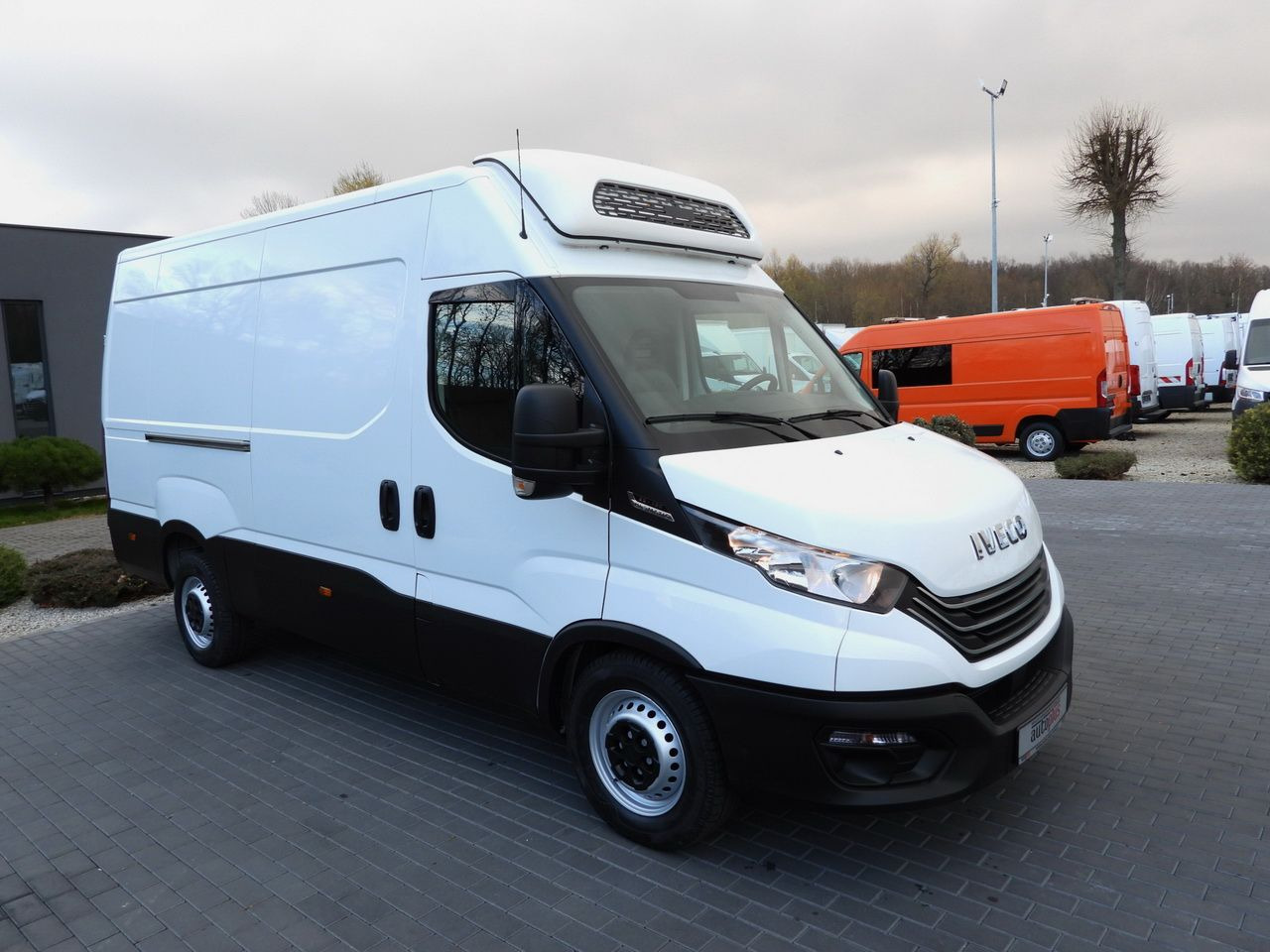 IVECO DAILY 35S14 REFRIGERATOR VAN 0*C POWER SUPPLY 230V NAVIGATION AUTOMATIC TRANSMISSION AIR CONDITIONING 140HP - Фургон-рефрижератор: фото 4 IVECO DAILY 35S14 REFRIGERATOR VAN 0*C POWER SUPPLY 230V NAVIGATION AUTOMATIC TRANSMISSION AIR CONDITIONING 140HP - Фургон-рефрижератор: фото 4