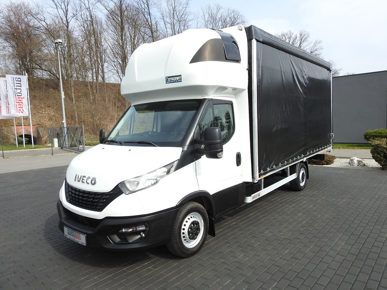 Тентованный фургон IVECO DAILY  35S18 TARPAULIN 10 PALLETS WEBASTO CRUISE CONTROL AIR CONDITIONING  180HP: фото 6
