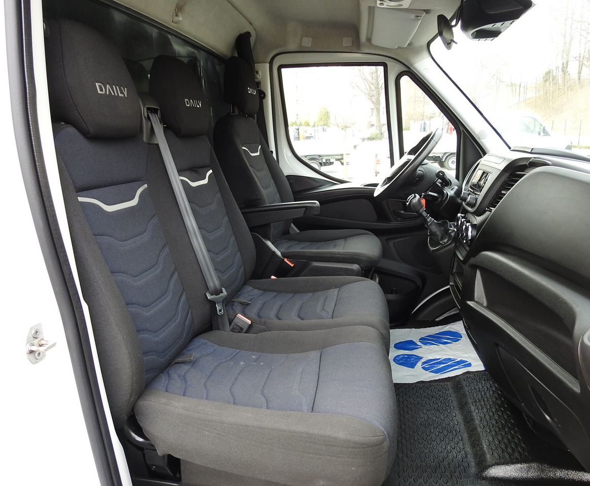 Тентованный фургон IVECO DAILY  35S18 TARPAULIN 10 PALLETS WEBASTO CRUISE CONTROL AIR CONDITIONING  180HP: фото 41