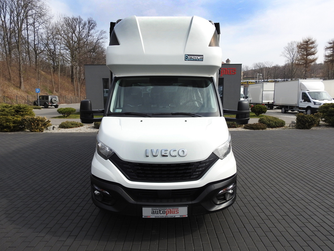 Тентованный фургон IVECO DAILY  35S18 TARPAULIN 10 PALLETS WEBASTO CRUISE CONTROL AIR CONDITIONING  180HP: фото 5