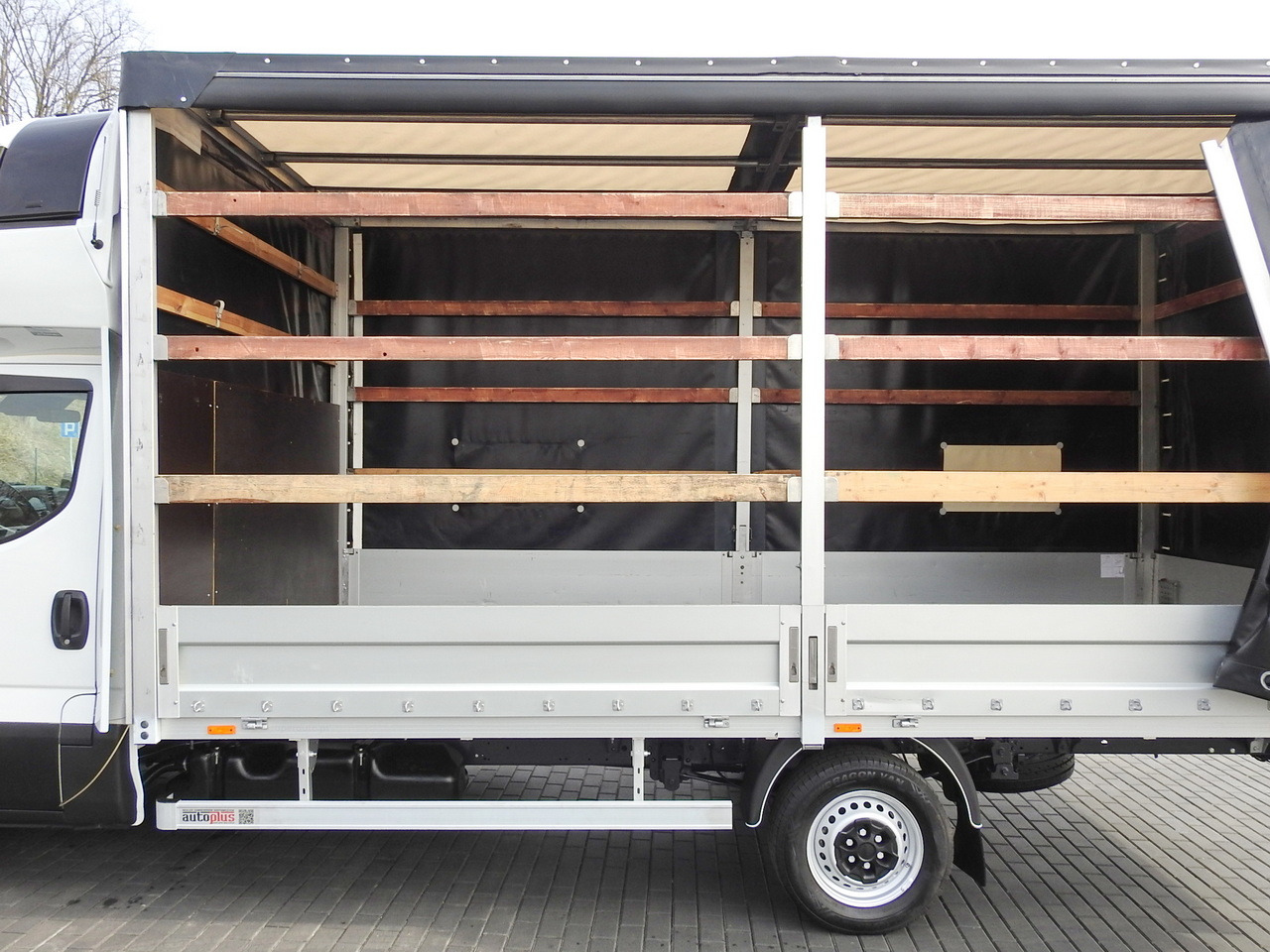 Тентованный фургон IVECO DAILY  35S18 TARPAULIN 10 PALLETS WEBASTO CRUISE CONTROL AIR CONDITIONING  180HP: фото 25