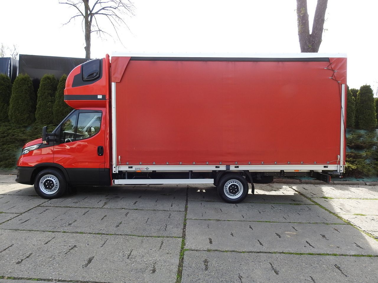 Тентованный фургон IVECO DAILY 35S18 TARPAULIN 10 PALLETS WEBASTO CRUISE CONTROL LED LIGHTS AIR CONDITIONING  180HP: фото 9