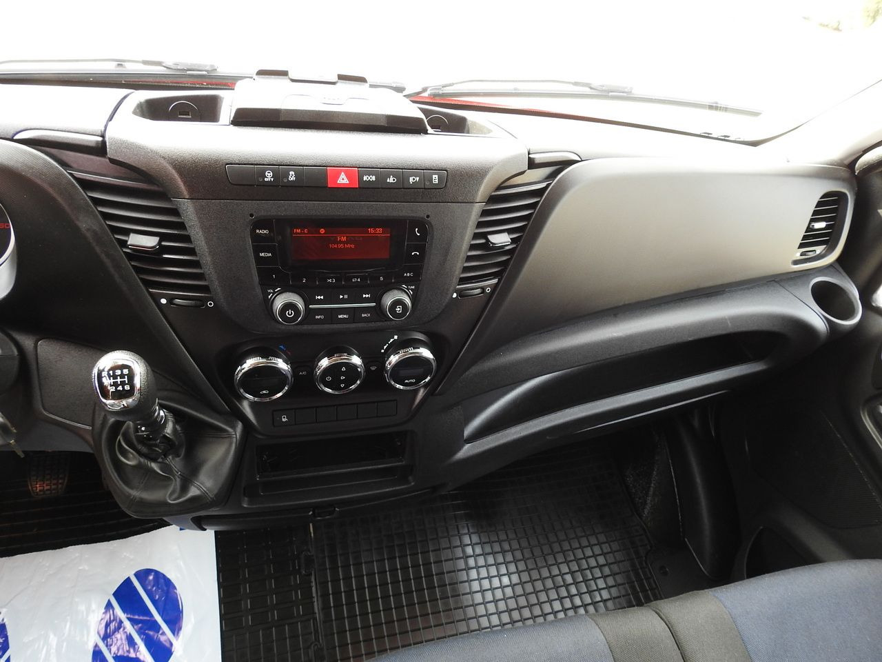 Тентованный фургон IVECO DAILY 35S18 TARPAULIN 10 PALLETS WEBASTO CRUISE CONTROL LED LIGHTS AIR CONDITIONING  180HP: фото 36