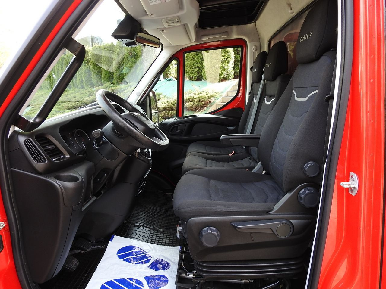 Тентованный фургон IVECO DAILY 35S18 TARPAULIN 10 PALLETS WEBASTO CRUISE CONTROL LED LIGHTS AIR CONDITIONING  180HP: фото 29
