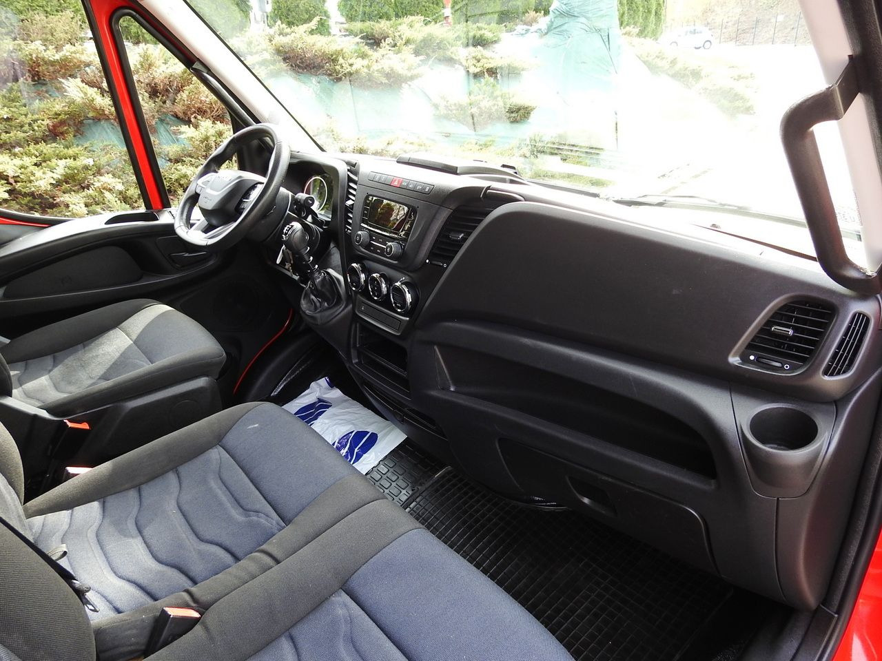 Тентованный фургон IVECO DAILY 35S18 TARPAULIN 10 PALLETS WEBASTO CRUISE CONTROL LED LIGHTS AIR CONDITIONING  180HP: фото 42