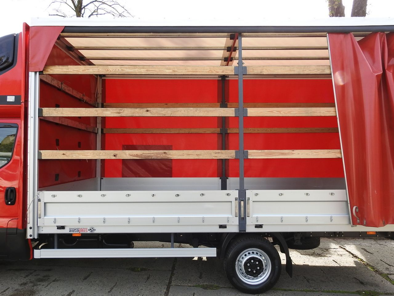 Тентованный фургон IVECO DAILY 35S18 TARPAULIN 10 PALLETS WEBASTO CRUISE CONTROL LED LIGHTS AIR CONDITIONING  180HP: фото 26