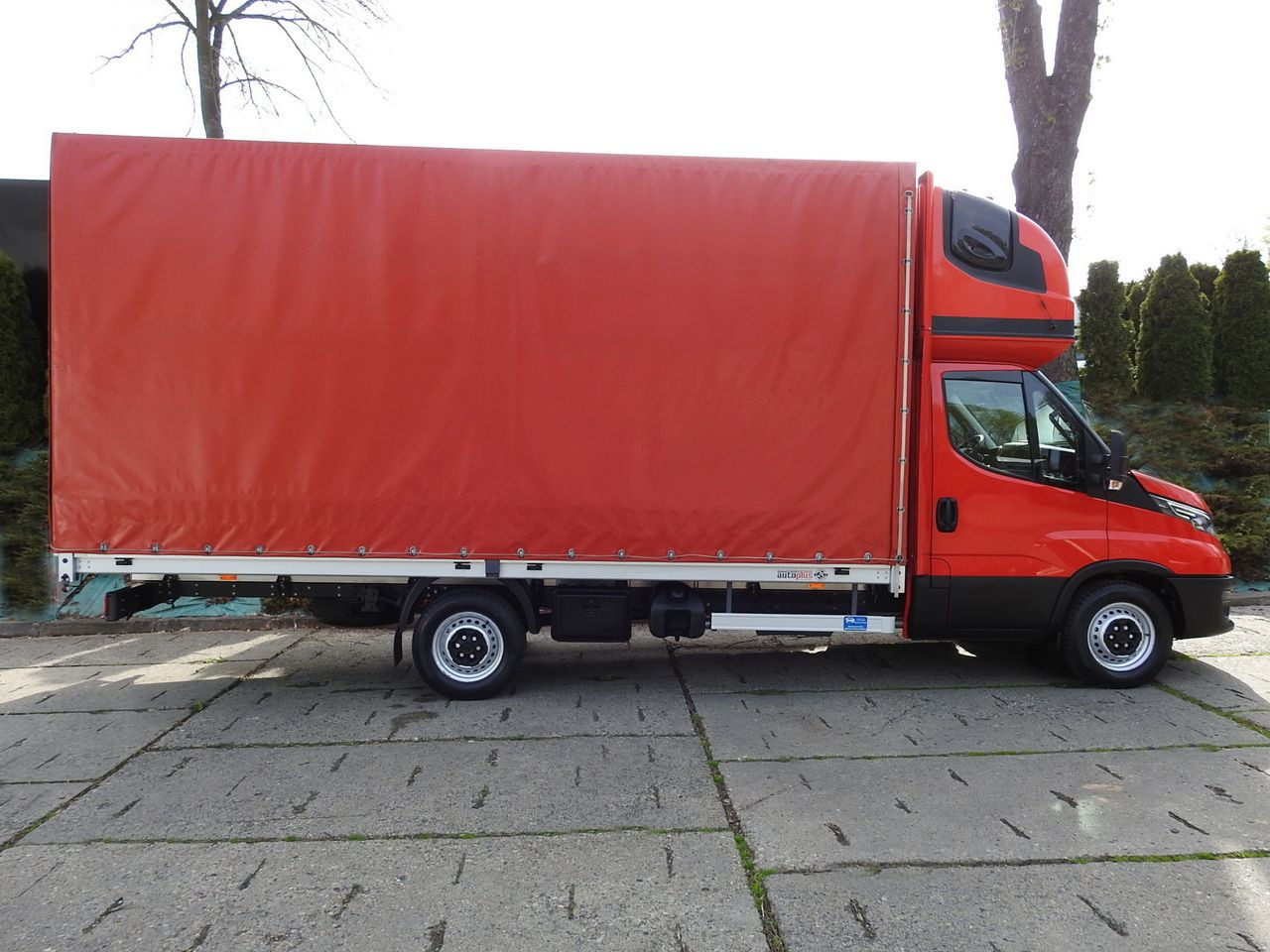 Тентованный фургон IVECO DAILY 35S18 TARPAULIN 10 PALLETS WEBASTO CRUISE CONTROL LED LIGHTS AIR CONDITIONING  180HP: фото 7