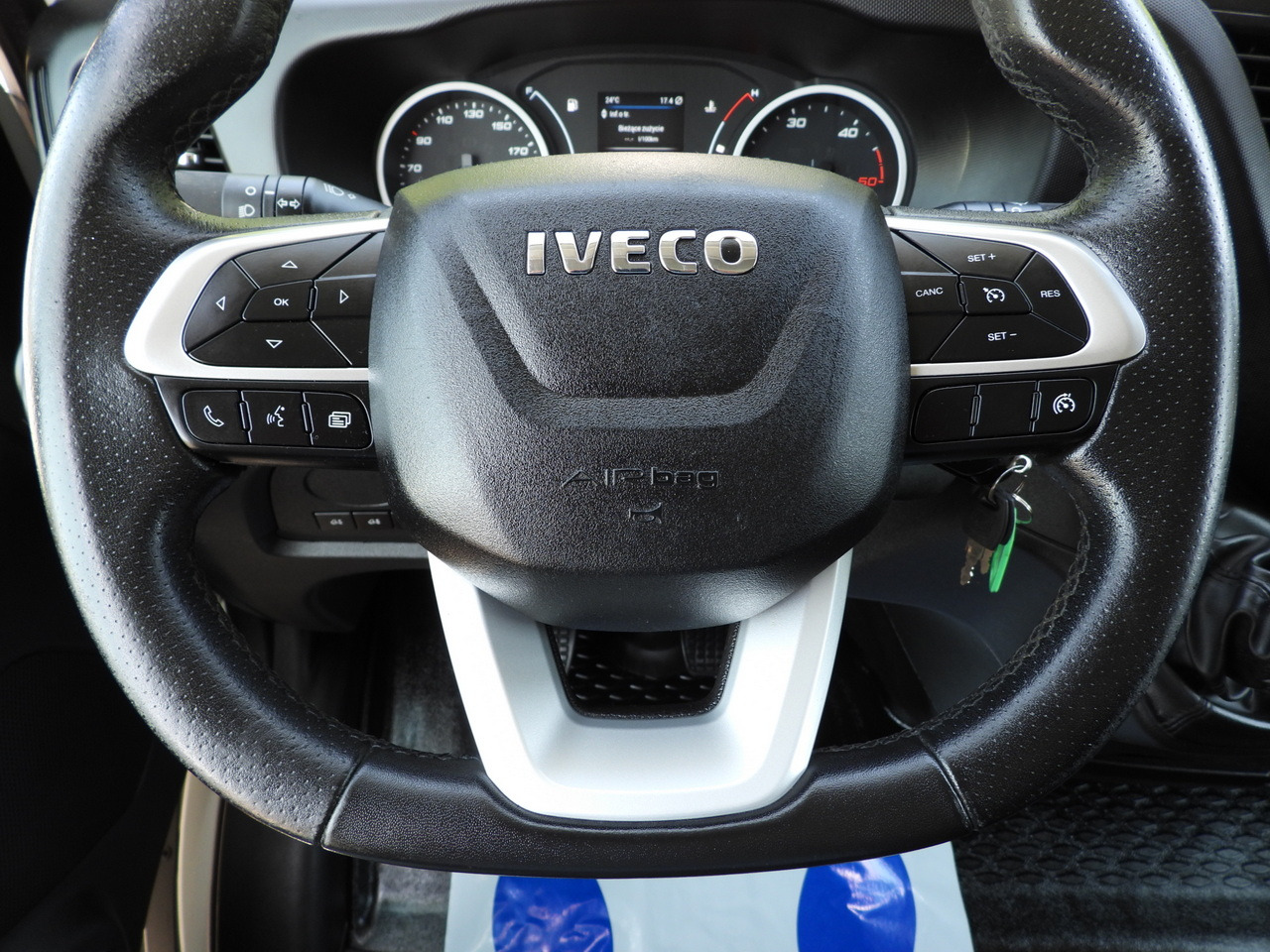 IVECO DAILY 35S18 TARPAULIN 10 PALLETS WEBASTO CRUISE CONTROL LED LIGHTS PNEUMATICS AIR CONDITIONING 180HP в лизинг IVECO DAILY 35S18 TARPAULIN 10 PALLETS WEBASTO CRUISE CONTROL LED LIGHTS PNEUMATICS AIR CONDITIONING 180HP: фото 37 IVECO DAILY 35S18 TARPAULIN 10 PALLETS WEBASTO CRUISE CONTROL LED LIGHTS PNEUMATICS AIR CONDITIONING 180HP в лизинг IVECO DAILY 35S18 TARPAULIN 10 PALLETS WEBASTO CRUISE CONTROL LED LIGHTS PNEUMATICS AIR CONDITIONING 180HP: фото 37