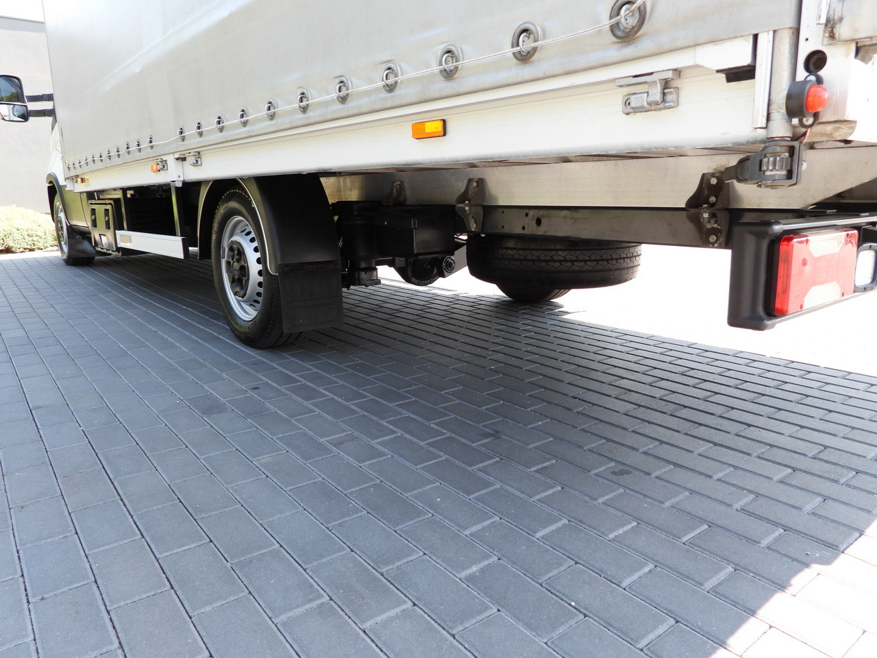 IVECO DAILY 35S18 TARPAULIN 10 PALLETS WEBASTO CRUISE CONTROL LED LIGHTS PNEUMATICS AIR CONDITIONING 180HP в лизинг IVECO DAILY 35S18 TARPAULIN 10 PALLETS WEBASTO CRUISE CONTROL LED LIGHTS PNEUMATICS AIR CONDITIONING 180HP: фото 16 IVECO DAILY 35S18 TARPAULIN 10 PALLETS WEBASTO CRUISE CONTROL LED LIGHTS PNEUMATICS AIR CONDITIONING 180HP в лизинг IVECO DAILY 35S18 TARPAULIN 10 PALLETS WEBASTO CRUISE CONTROL LED LIGHTS PNEUMATICS AIR CONDITIONING 180HP: фото 16