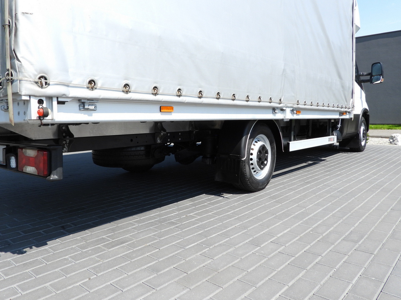 IVECO DAILY 35S18 TARPAULIN 10 PALLETS WEBASTO CRUISE CONTROL LED LIGHTS PNEUMATICS AIR CONDITIONING 180HP в лизинг IVECO DAILY 35S18 TARPAULIN 10 PALLETS WEBASTO CRUISE CONTROL LED LIGHTS PNEUMATICS AIR CONDITIONING 180HP: фото 17 IVECO DAILY 35S18 TARPAULIN 10 PALLETS WEBASTO CRUISE CONTROL LED LIGHTS PNEUMATICS AIR CONDITIONING 180HP в лизинг IVECO DAILY 35S18 TARPAULIN 10 PALLETS WEBASTO CRUISE CONTROL LED LIGHTS PNEUMATICS AIR CONDITIONING 180HP: фото 17