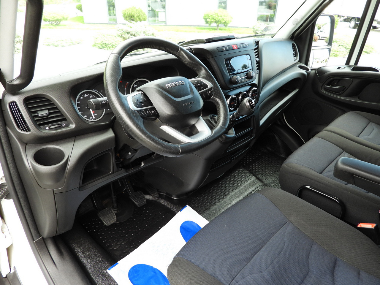 IVECO DAILY 35S18 TARPAULIN 10 PALLETS WEBASTO CRUISE CONTROL LED LIGHTS PNEUMATICS AIR CONDITIONING 180HP - Тентованный фургон: фото 2 IVECO DAILY 35S18 TARPAULIN 10 PALLETS WEBASTO CRUISE CONTROL LED LIGHTS PNEUMATICS AIR CONDITIONING 180HP - Тентованный фургон: фото 2
