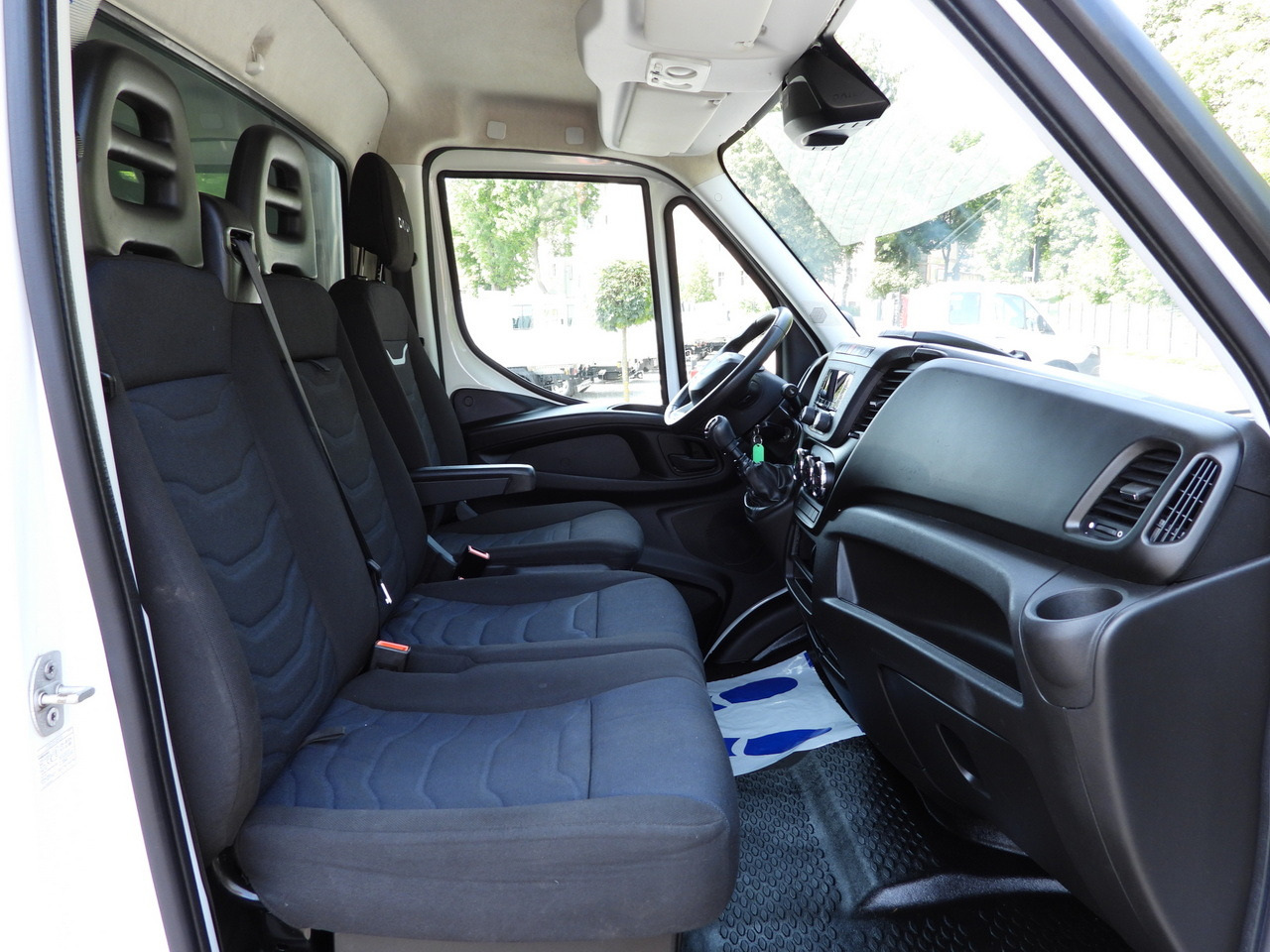 IVECO DAILY 35S18 TARPAULIN 10 PALLETS WEBASTO CRUISE CONTROL LED LIGHTS PNEUMATICS AIR CONDITIONING 180HP в лизинг IVECO DAILY 35S18 TARPAULIN 10 PALLETS WEBASTO CRUISE CONTROL LED LIGHTS PNEUMATICS AIR CONDITIONING 180HP: фото 46 IVECO DAILY 35S18 TARPAULIN 10 PALLETS WEBASTO CRUISE CONTROL LED LIGHTS PNEUMATICS AIR CONDITIONING 180HP в лизинг IVECO DAILY 35S18 TARPAULIN 10 PALLETS WEBASTO CRUISE CONTROL LED LIGHTS PNEUMATICS AIR CONDITIONING 180HP: фото 46