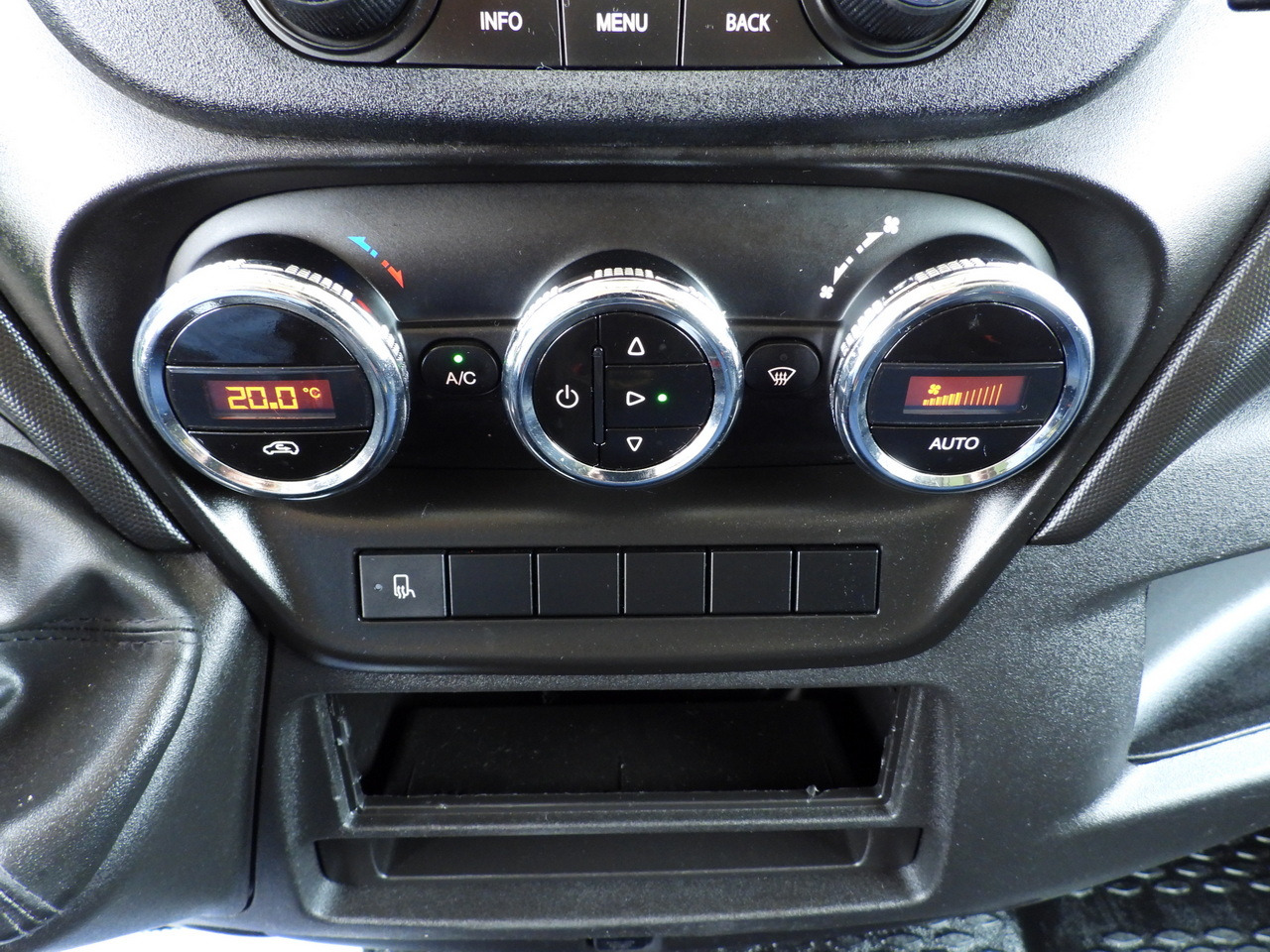 IVECO DAILY 35S18 TARPAULIN 10 PALLETS WEBASTO CRUISE CONTROL LED LIGHTS PNEUMATICS AIR CONDITIONING 180HP в лизинг IVECO DAILY 35S18 TARPAULIN 10 PALLETS WEBASTO CRUISE CONTROL LED LIGHTS PNEUMATICS AIR CONDITIONING 180HP: фото 44 IVECO DAILY 35S18 TARPAULIN 10 PALLETS WEBASTO CRUISE CONTROL LED LIGHTS PNEUMATICS AIR CONDITIONING 180HP в лизинг IVECO DAILY 35S18 TARPAULIN 10 PALLETS WEBASTO CRUISE CONTROL LED LIGHTS PNEUMATICS AIR CONDITIONING 180HP: фото 44