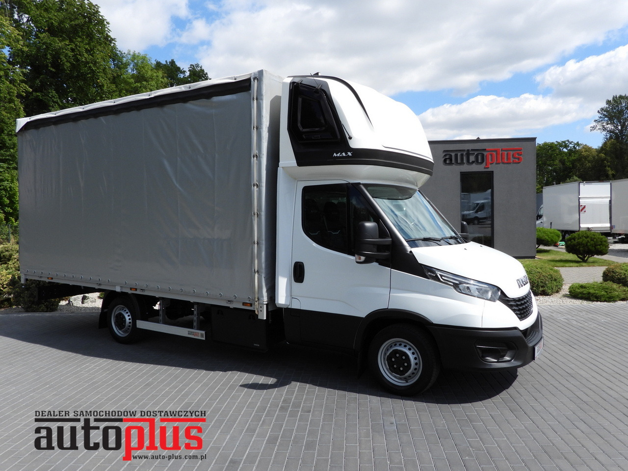 IVECO DAILY 35S18 TARPAULIN 10 PALLETS WEBASTO CRUISE CONTROL NAVIGATION LED LIGHTS AIR CONDITIONING 180HP - Тентованный фургон: фото 1 IVECO DAILY 35S18 TARPAULIN 10 PALLETS WEBASTO CRUISE CONTROL NAVIGATION LED LIGHTS AIR CONDITIONING 180HP - Тентованный фургон: фото 1