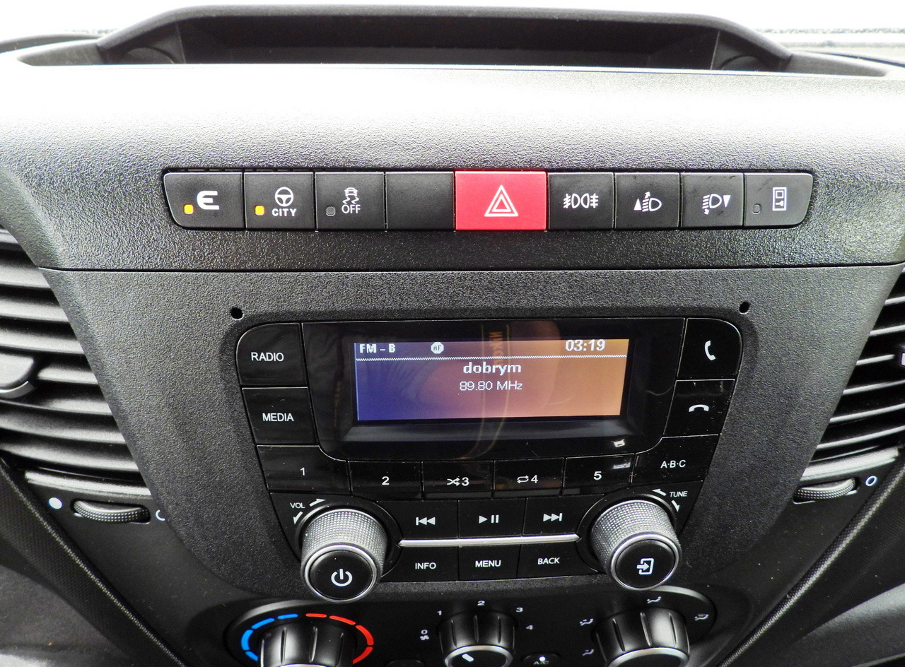 IVECO DAILY 35S18 TARPAULIN LIFT 8 PALLETS WEBASTO CRUISE CONTROL LED LIGHTS AIR CONDITIONING  180HP в лизинг IVECO DAILY 35S18 TARPAULIN LIFT 8 PALLETS WEBASTO CRUISE CONTROL LED LIGHTS AIR CONDITIONING  180HP: фото 40