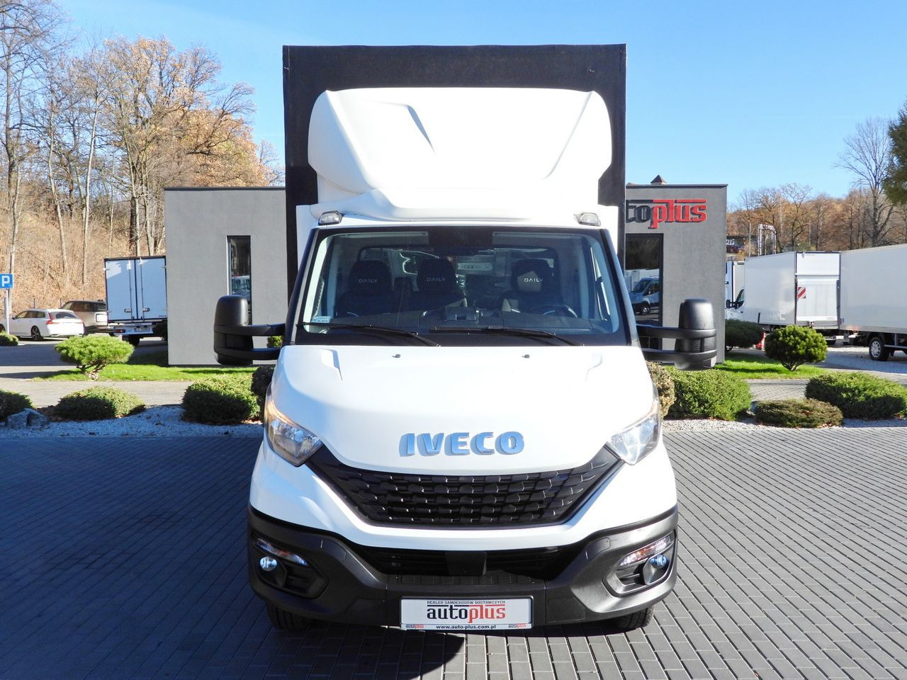 IVECO DAILY 50C17 TARPAULIN 10 PALLETS CRUISE CONTROL TWIN WHEELS AIR CONDITIONING 180HP - Тентованный фургон: фото 5 IVECO DAILY 50C17 TARPAULIN 10 PALLETS CRUISE CONTROL TWIN WHEELS AIR CONDITIONING 180HP - Тентованный фургон: фото 5