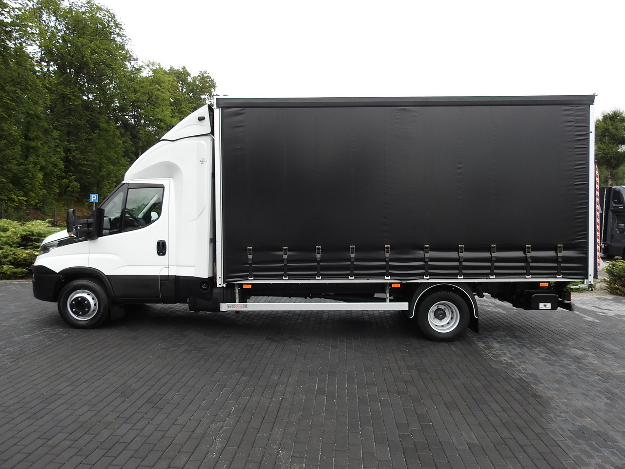 Тентованный фургон IVECO DAILY 70C18 TARPAULIN LIFT 12 PALLETS WEBASTO CRUISE CONTROL TWIN WHEELS AIR CONDITIONING  180HP: фото 10