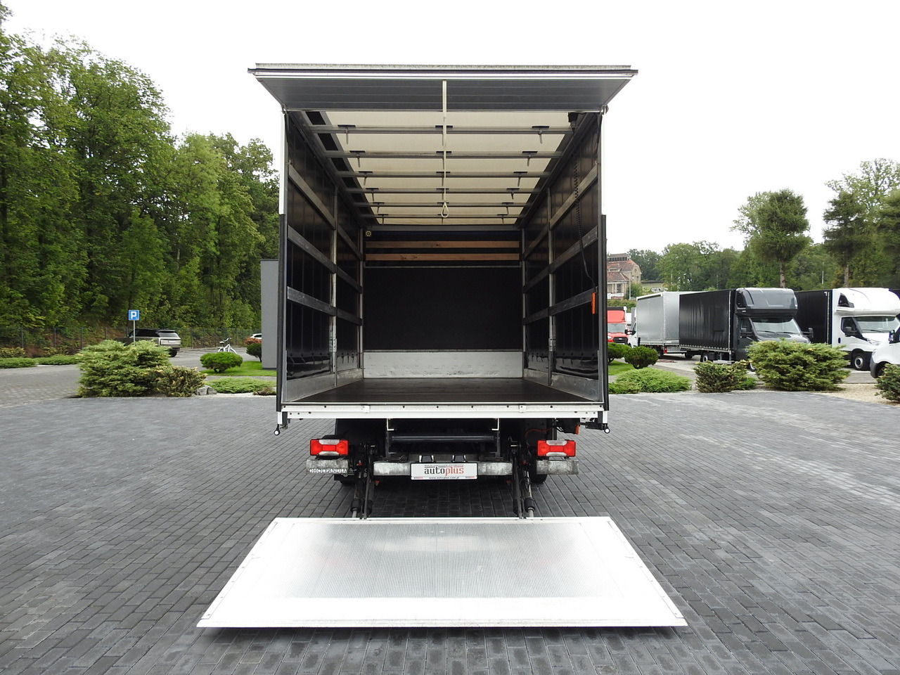 Тентованный фургон IVECO DAILY 70C18 TARPAULIN LIFT 12 PALLETS WEBASTO CRUISE CONTROL TWIN WHEELS AIR CONDITIONING  180HP: фото 13