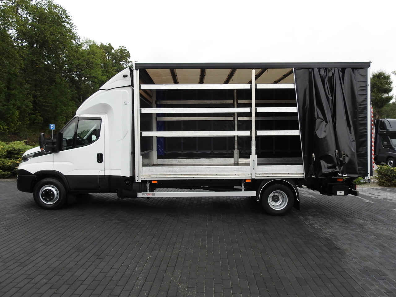 Тентованный фургон IVECO DAILY 70C18 TARPAULIN LIFT 12 PALLETS WEBASTO CRUISE CONTROL TWIN WHEELS AIR CONDITIONING  180HP: фото 8