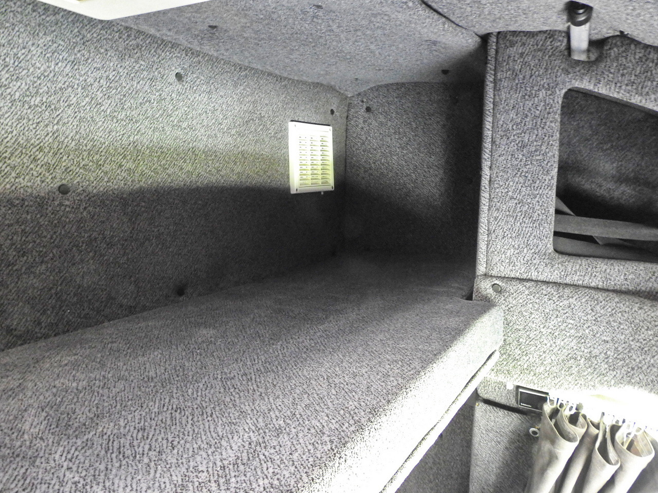 Тентованный фургон IVECO DAILY 70C18 TARPAULIN LIFT 12 PALLETS WEBASTO CRUISE CONTROL TWIN WHEELS AIR CONDITIONING  180HP: фото 47
