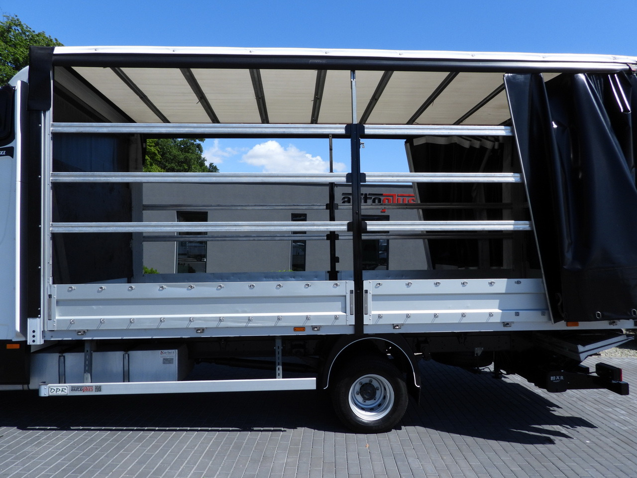 Тентованный фургон IVECO DAILY 70C18 TARPAULIN LIFT 14 PALLETS WEBASTO CRUISE CONTROL LED LIGHTS TWIN WHEELS AIR CONDITIONING  180HP: фото 28
