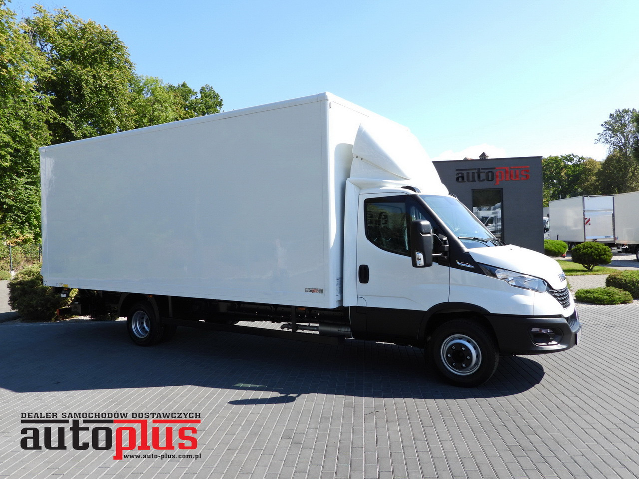 IVECO DAILY 72C18 LIFT 14 PALLETS CRUISE CONTROL PNEUMATICS AUTOMATIC TRANSMISSION HI-MATIC TWIN WHEELS AIR CONDITIONING  180HP - Фургон с закрытым кузовом: фото 1 IVECO DAILY 72C18 LIFT 14 PALLETS CRUISE CONTROL PNEUMATICS AUTOMATIC TRANSMISSION HI-MATIC TWIN WHEELS AIR CONDITIONING  180HP - Фургон с закрытым кузовом: фото 1