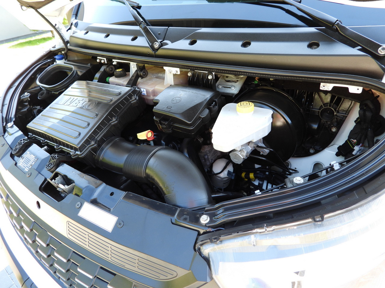 Фургон с закрытым кузовом IVECO DAILY 72C18 LIFT 14 PALLETS CRUISE CONTROL PNEUMATICS AUTOMATIC TRANSMISSION HI-MATIC TWIN WHEELS AIR CONDITIONING 180HP: фото 28 Фургон с закрытым кузовом IVECO DAILY 72C18 LIFT 14 PALLETS CRUISE CONTROL PNEUMATICS AUTOMATIC TRANSMISSION HI-MATIC TWIN WHEELS AIR CONDITIONING 180HP: фото 28