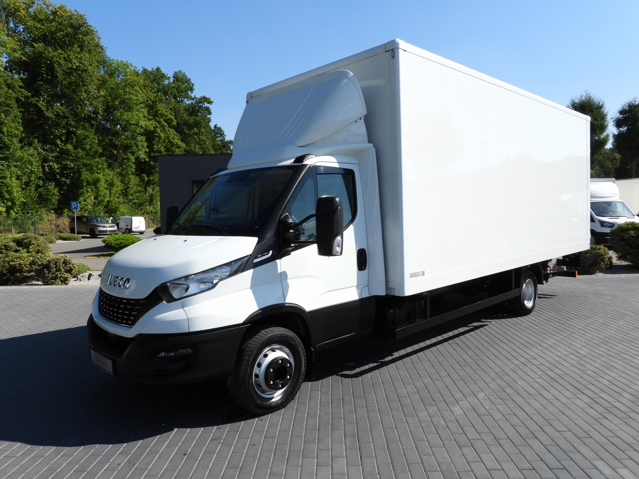 Фургон с закрытым кузовом IVECO DAILY 72C18 LIFT 14 PALLETS CRUISE CONTROL PNEUMATICS AUTOMATIC TRANSMISSION HI-MATIC TWIN WHEELS AIR CONDITIONING 180HP: фото 23 Фургон с закрытым кузовом IVECO DAILY 72C18 LIFT 14 PALLETS CRUISE CONTROL PNEUMATICS AUTOMATIC TRANSMISSION HI-MATIC TWIN WHEELS AIR CONDITIONING 180HP: фото 23