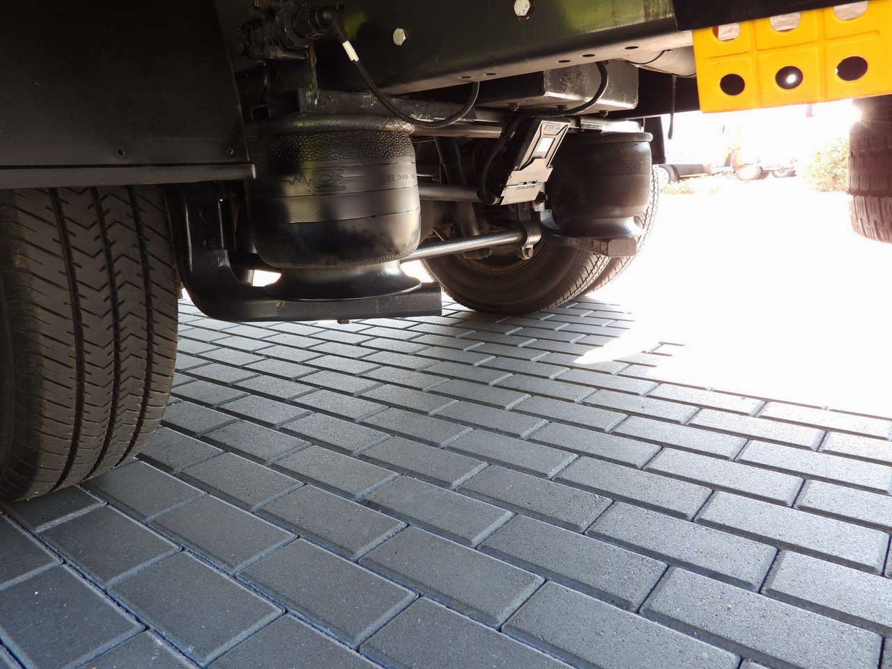 Фургон с закрытым кузовом IVECO DAILY 72C18 LIFT 14 PALLETS CRUISE CONTROL PNEUMATICS AUTOMATIC TRANSMISSION HI-MATIC TWIN WHEELS AIR CONDITIONING 180HP: фото 19 Фургон с закрытым кузовом IVECO DAILY 72C18 LIFT 14 PALLETS CRUISE CONTROL PNEUMATICS AUTOMATIC TRANSMISSION HI-MATIC TWIN WHEELS AIR CONDITIONING 180HP: фото 19