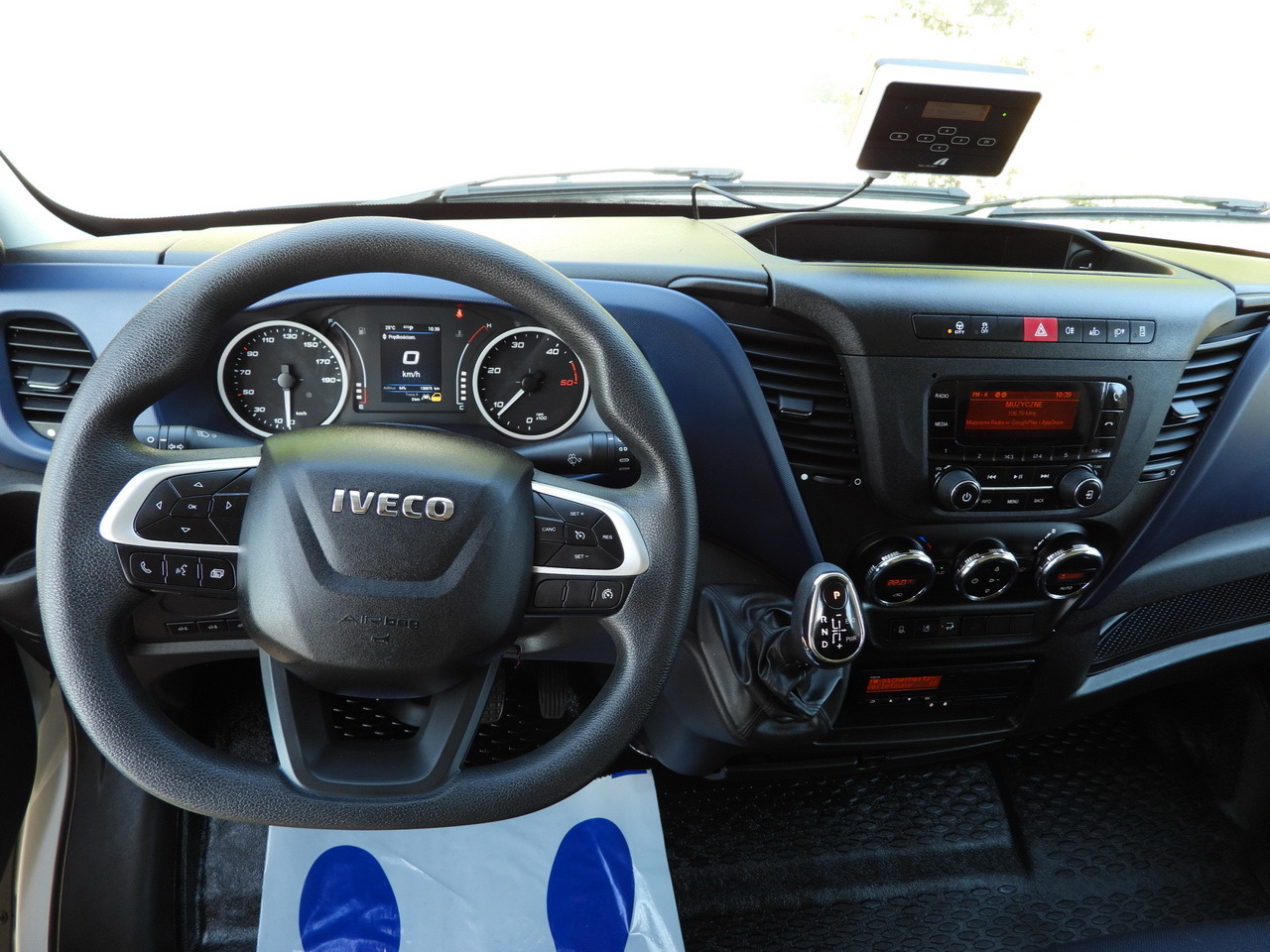 Фургон с закрытым кузовом IVECO DAILY 72C18 LIFT 14 PALLETS CRUISE CONTROL PNEUMATICS AUTOMATIC TRANSMISSION HI-MATIC TWIN WHEELS AIR CONDITIONING 180HP: фото 31 Фургон с закрытым кузовом IVECO DAILY 72C18 LIFT 14 PALLETS CRUISE CONTROL PNEUMATICS AUTOMATIC TRANSMISSION HI-MATIC TWIN WHEELS AIR CONDITIONING 180HP: фото 31