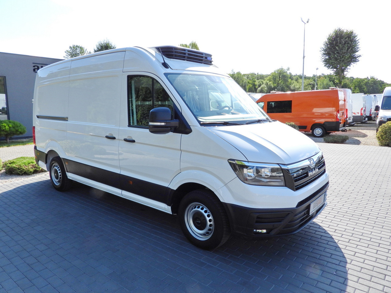 MAN TGE REFRIGERATOR VAN -5*C POWER SUPPLY 230V CRUISE CONTROL AUTOMATIC TRANSMISSION AIR CONDITIONING 180HP - Фургон-рефрижератор: фото 4 MAN TGE REFRIGERATOR VAN -5*C POWER SUPPLY 230V CRUISE CONTROL AUTOMATIC TRANSMISSION AIR CONDITIONING 180HP - Фургон-рефрижератор: фото 4