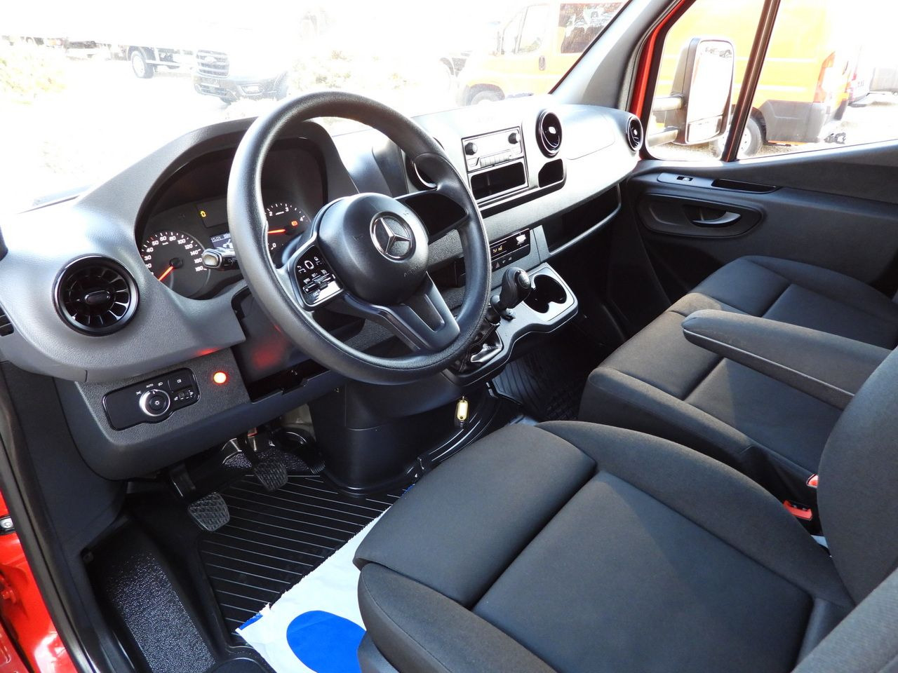 MERCEDES SPRINTER 316 TARPAULIN LIFT 8 PALLETS WEBASTO CRUISE CONTROL AIR CONDITIONING 160HP - Тентованный фургон: фото 2 MERCEDES SPRINTER 316 TARPAULIN LIFT 8 PALLETS WEBASTO CRUISE CONTROL AIR CONDITIONING 160HP - Тентованный фургон: фото 2