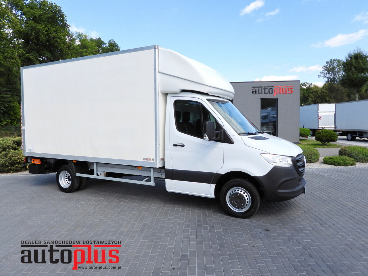 MERCEDES SPRINTER 514 BOX LIFT 8 PALLETS CRUISE CONTROL TWIN WHEELS AIR CONDITIONING 140HP - Фургон с закрытым кузовом: фото 1 MERCEDES SPRINTER 514 BOX LIFT 8 PALLETS CRUISE CONTROL TWIN WHEELS AIR CONDITIONING 140HP - Фургон с закрытым кузовом: фото 1