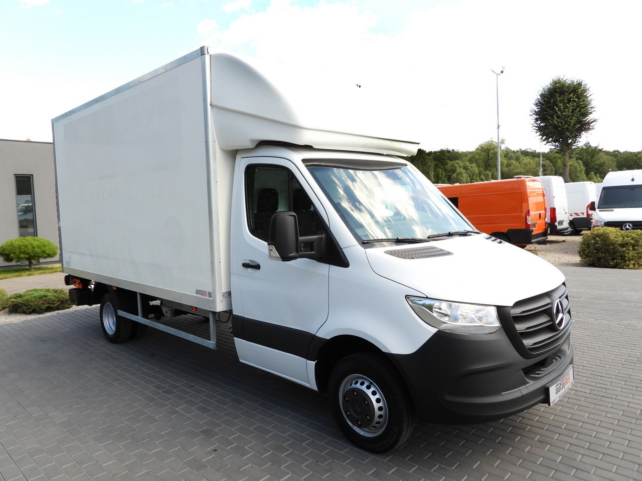 MERCEDES SPRINTER 514 BOX LIFT 8 PALLETS CRUISE CONTROL TWIN WHEELS AIR CONDITIONING 140HP - Фургон с закрытым кузовом: фото 4 MERCEDES SPRINTER 514 BOX LIFT 8 PALLETS CRUISE CONTROL TWIN WHEELS AIR CONDITIONING 140HP - Фургон с закрытым кузовом: фото 4