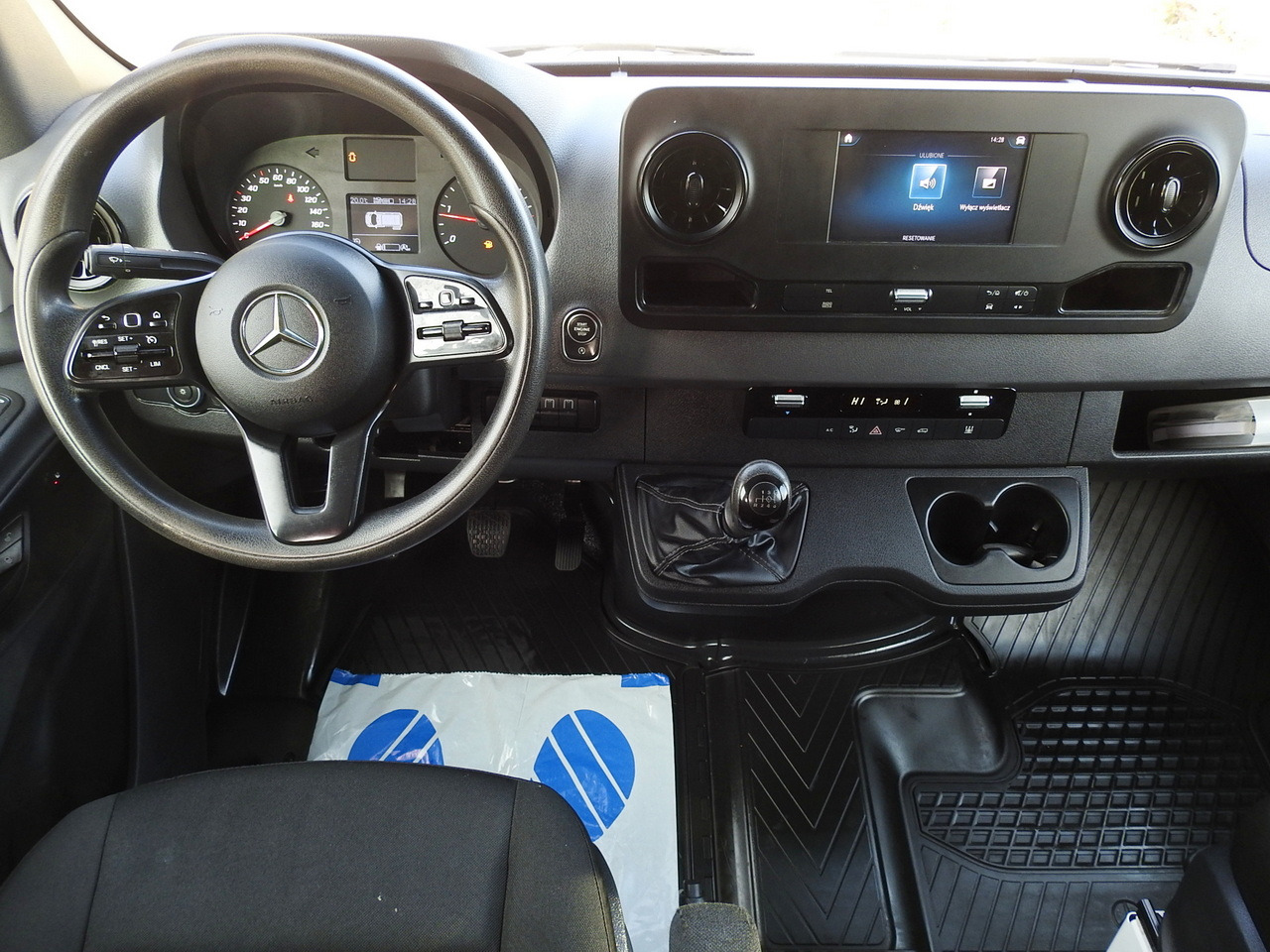 Малотоннажный бортовой грузовик MERCEDES SPRINTER 516 STAKE BODY DOUBLE CABIN DOKA 6 SEATS CRUISE CONTROL AIR CONDITIONING TWIN WHEELS  160HP: фото 30