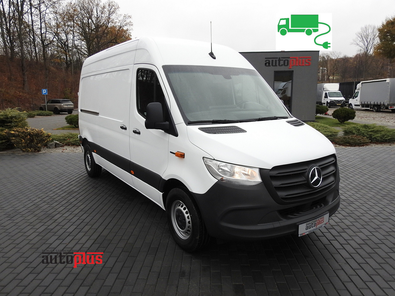 MERCEDES eSprinter NEW ELECTRIC VAN AUTOMATIC TRANSMISSION  GUARANTEE  95HP - Цельнометаллический фургон: фото 1 MERCEDES eSprinter NEW ELECTRIC VAN AUTOMATIC TRANSMISSION  GUARANTEE  95HP - Цельнометаллический фургон: фото 1