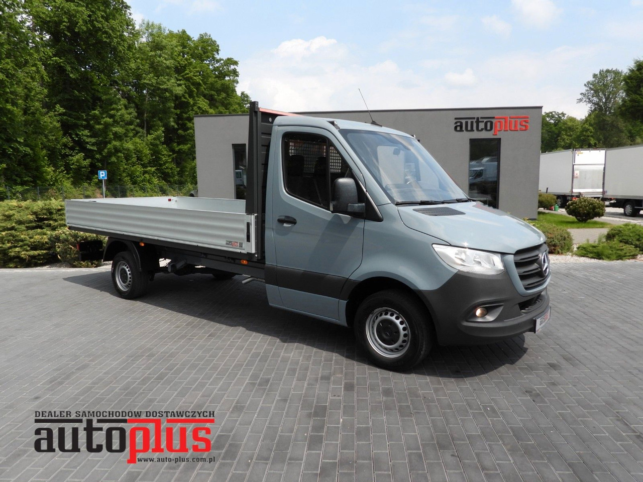 Mercedes-Benz SPRINTER 315 PRITSCHE 8 PALETTEN TEMPOMAT - Малотоннажный бортовой грузовик: фото 1 Mercedes-Benz SPRINTER 315 PRITSCHE 8 PALETTEN TEMPOMAT - Малотоннажный бортовой грузовик: фото 1
