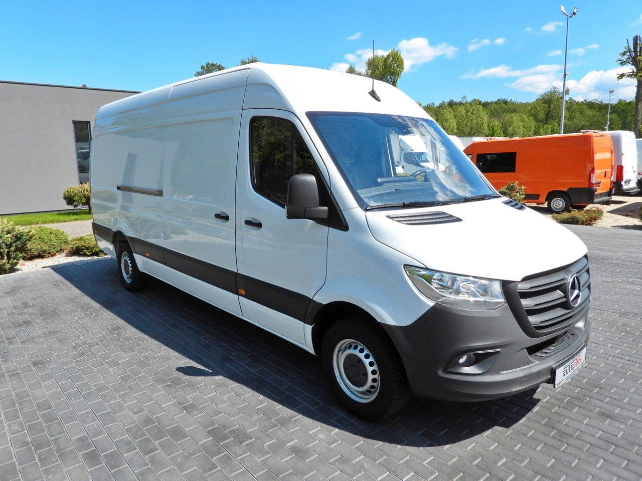Mercedes-Benz SPRINTER 316 KASTENWAGEN KLIMAANLAGE 165PS Mercedes-Benz SPRINTER 316 KASTENWAGEN KLIMAANLAGE 165PS - Цельнометаллический фургон: фото 4 Mercedes-Benz SPRINTER 316 KASTENWAGEN KLIMAANLAGE 165PS Mercedes-Benz SPRINTER 316 KASTENWAGEN KLIMAANLAGE 165PS - Цельнометаллический фургон: фото 4