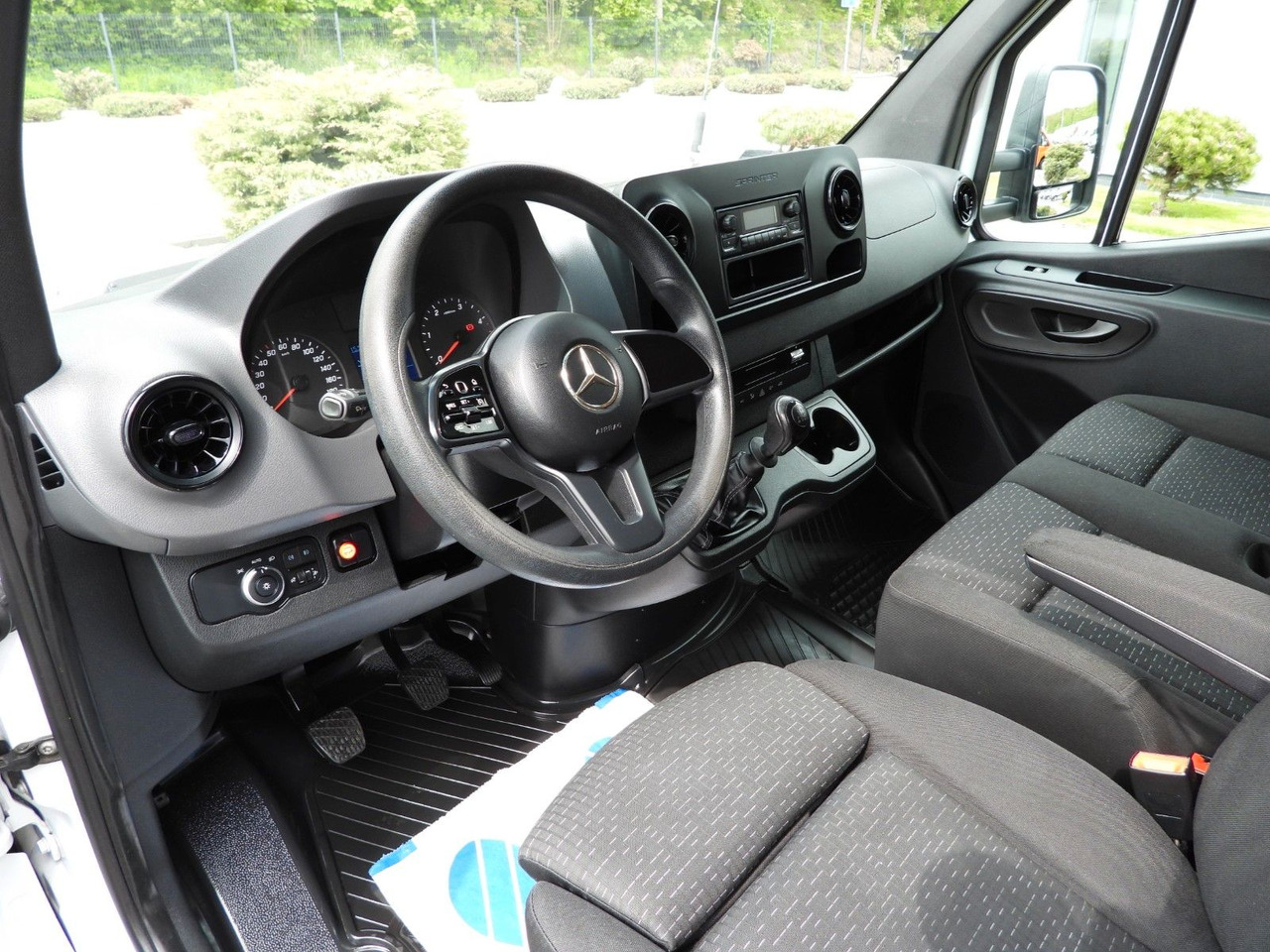 Mercedes-Benz SPRINTER 316 PRITSCHE PLANE AUFZUG 8 PALETTEN - Тентованный фургон, Грузопассажирский фургон: фото 2 Mercedes-Benz SPRINTER 316 PRITSCHE PLANE AUFZUG 8 PALETTEN - Тентованный фургон, Грузопассажирский фургон: фото 2