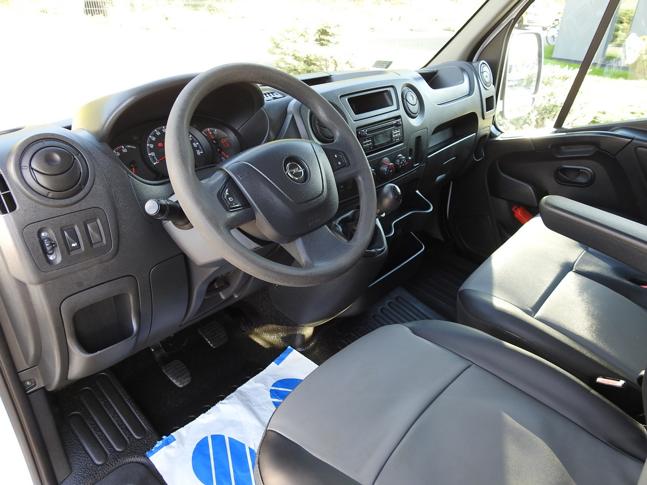 OPEL MOVANO STAKE BODY DOUBLE CABIN DOKA 7 SEATS CRUISE CONTROL AIR CONDITIONING 130HP - Грузопассажирский фургон: фото 2 OPEL MOVANO STAKE BODY DOUBLE CABIN DOKA 7 SEATS CRUISE CONTROL AIR CONDITIONING 130HP - Грузопассажирский фургон: фото 2