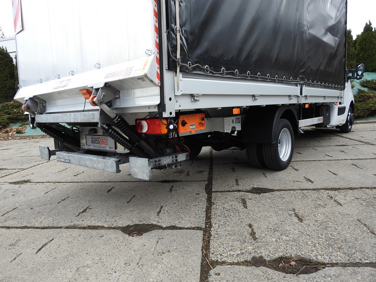 Тентованный фургон OPEL MOVANO TARPAULIN LIFT 10 PALLETS CRUISE CONTROL AIR CONDITIONING LED LIGHTS PNEUMATICS TWIN WHEELS  165HP: фото 29 Тентованный фургон OPEL MOVANO TARPAULIN LIFT 10 PALLETS CRUISE CONTROL AIR CONDITIONING LED LIGHTS PNEUMATICS TWIN WHEELS  165HP: фото 29